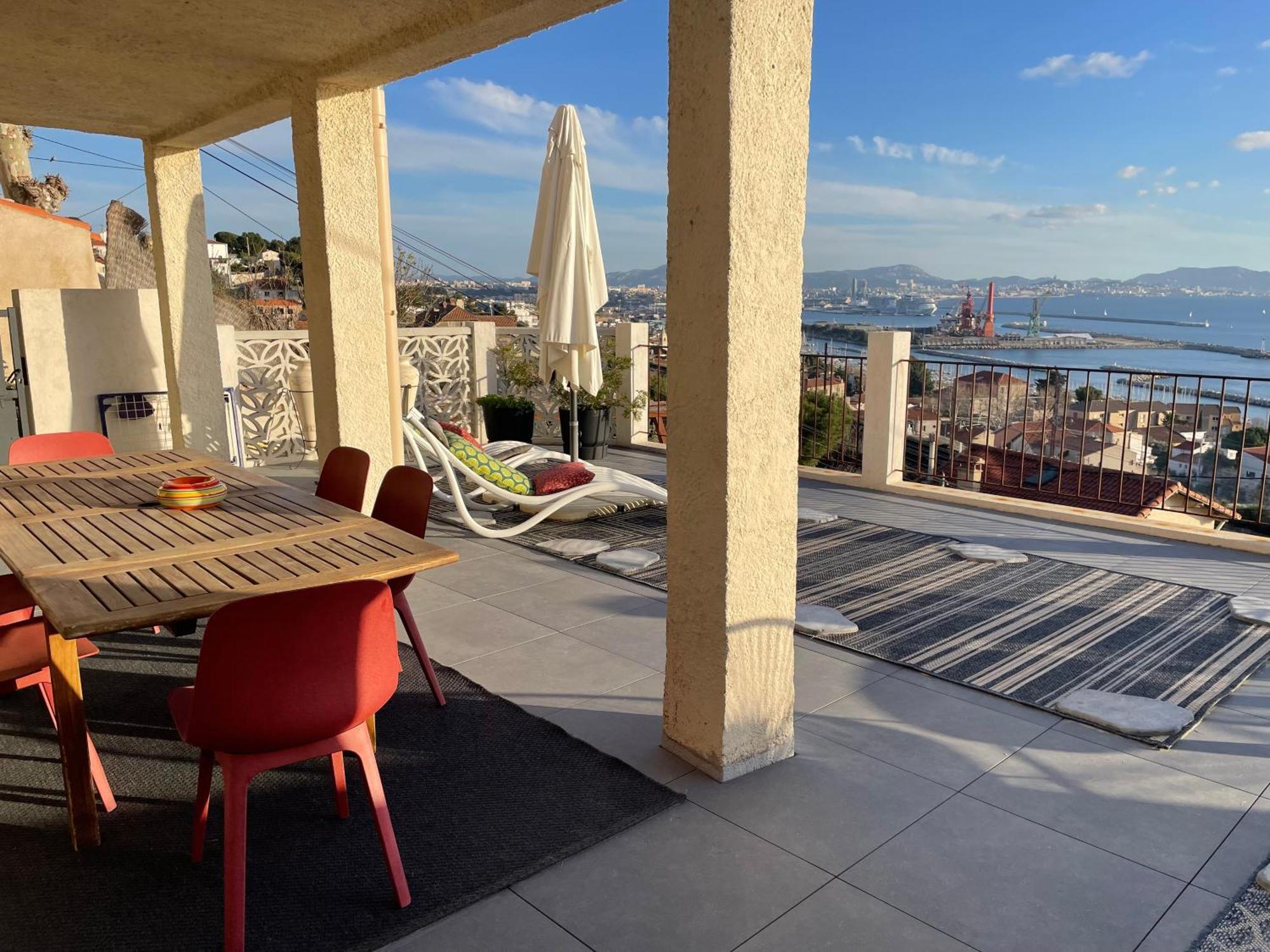 Superbe Terrasse Avec Vue Panoramique Sur La Mer Marseille Exterior photo
