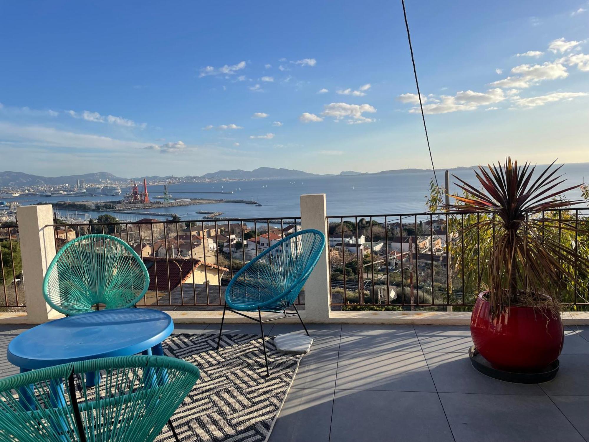 Superbe Terrasse Avec Vue Panoramique Sur La Mer Marseille Exterior photo