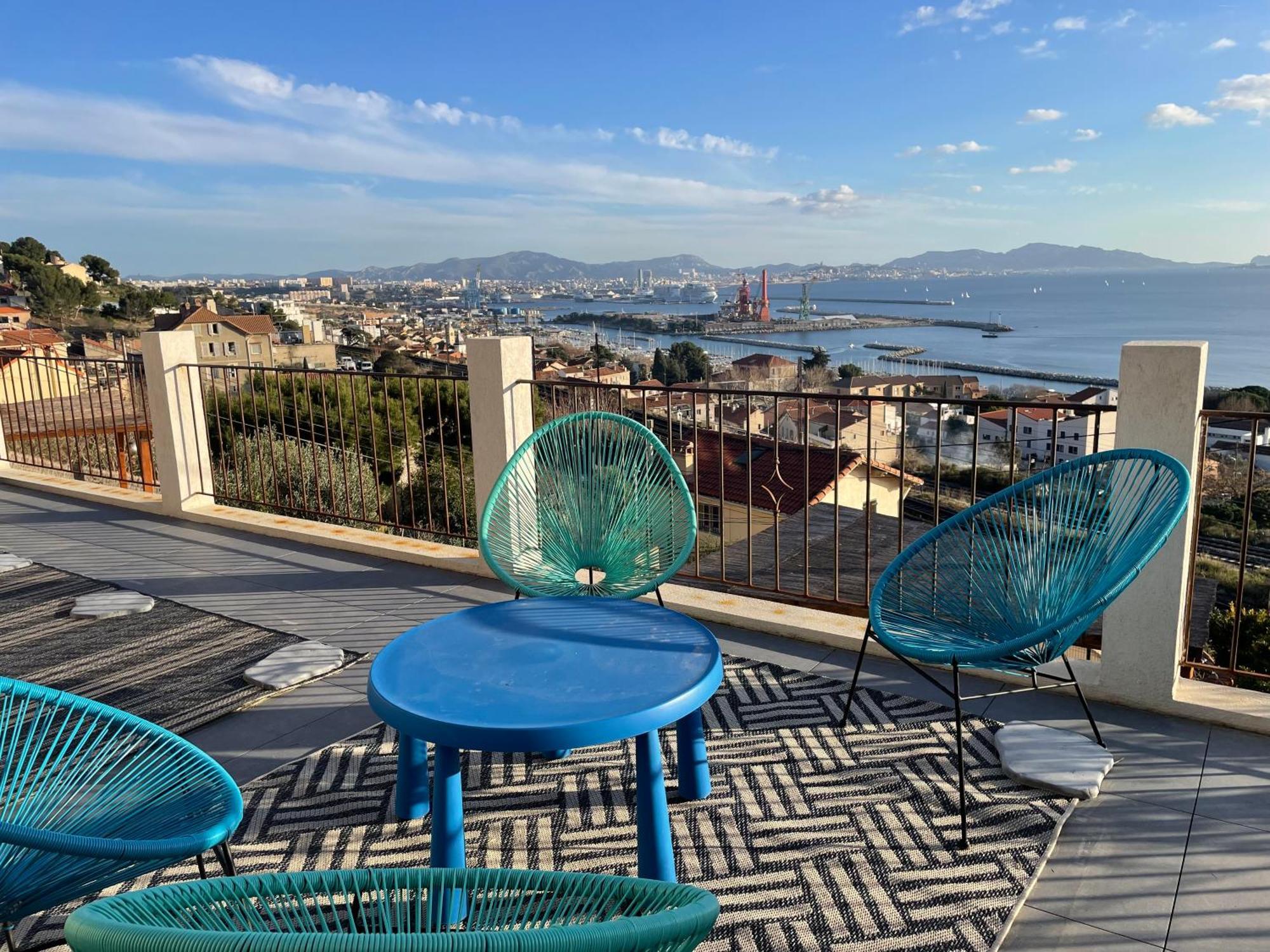 Superbe Terrasse Avec Vue Panoramique Sur La Mer Marseille Exterior photo