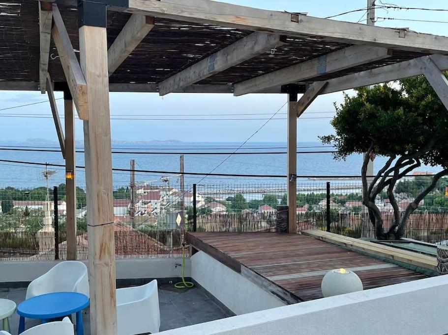 Superbe Terrasse Avec Vue Panoramique Sur La Mer Marseille Exterior photo