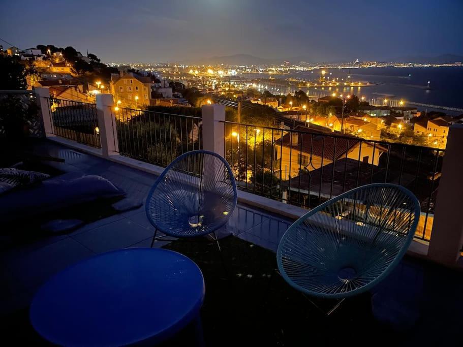 Superbe Terrasse Avec Vue Panoramique Sur La Mer Marseille Exterior photo